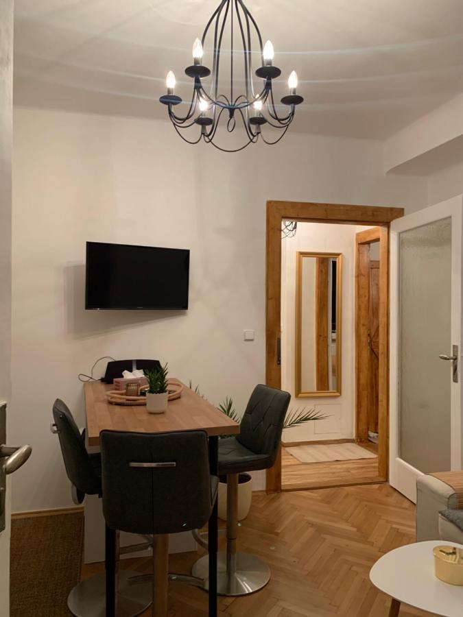 Apartmán Anenska By Charles Bridge 1 *