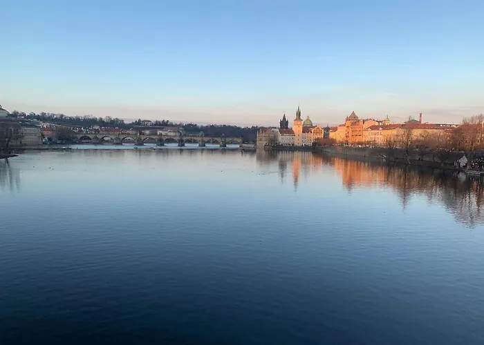Anenska By Charles Bridge 1