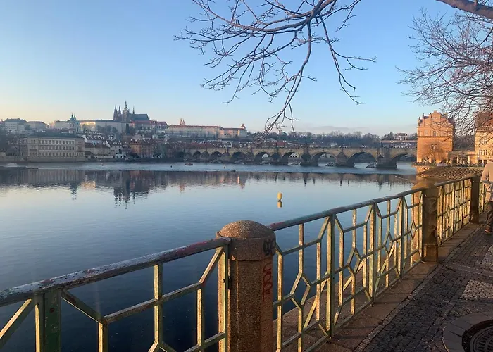 Anenska By Charles Bridge 1